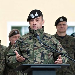 Multinational Division North East has a new commander — photo 11
